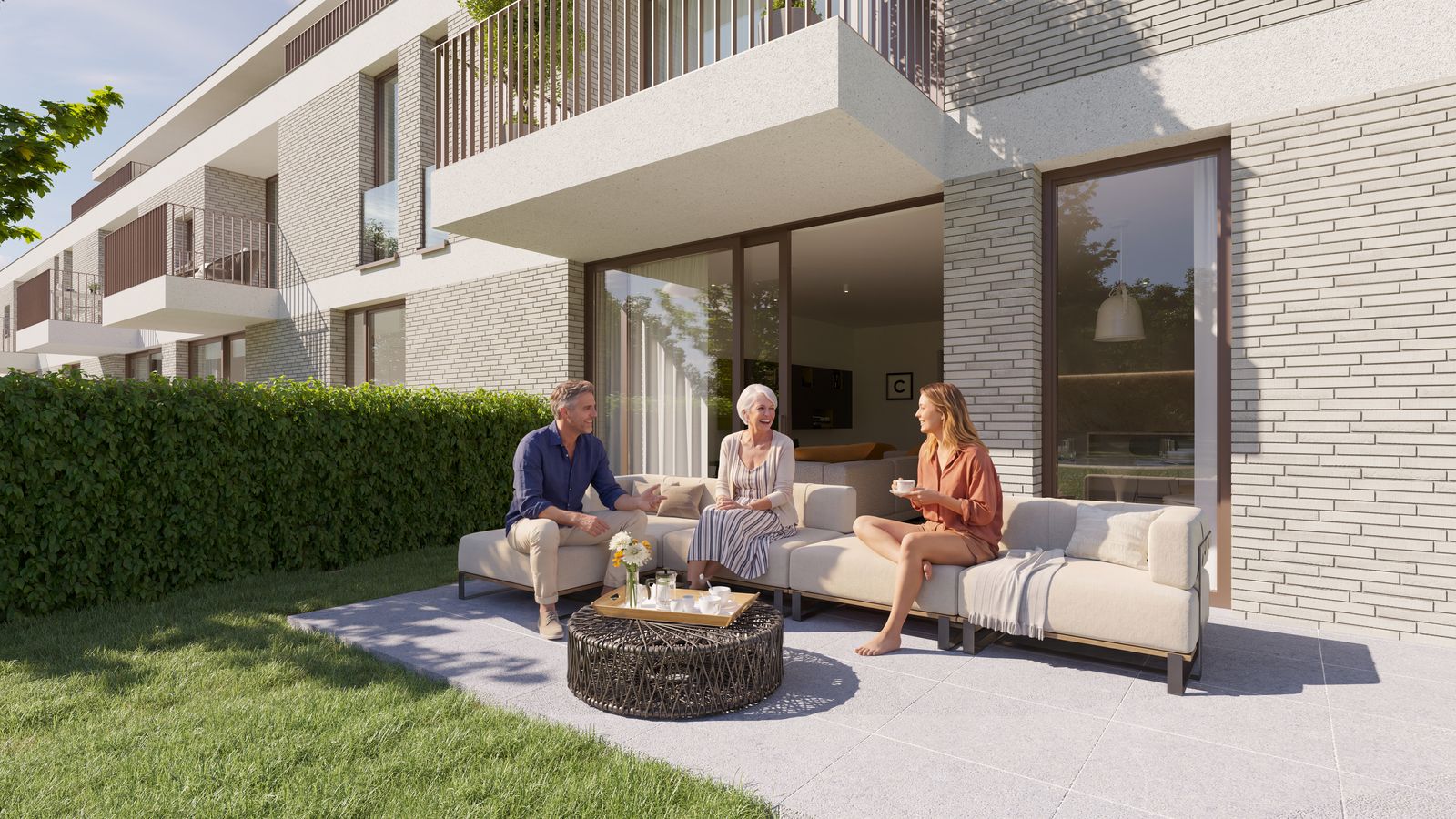 Bewoners genieten van het terras in de namiddagzon